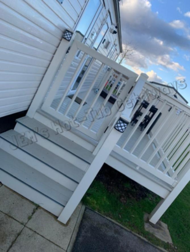 Jems Hot-tub Getaways 8 Berth At Lakes *