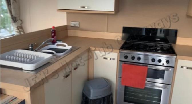 Holiday home Jems Hot-tub Getaways 8 Berth At Lakes
