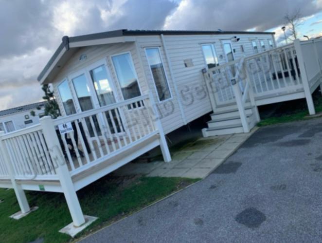 Jems Hot-tub Getaways 8 Berth At Lakes Tattershall