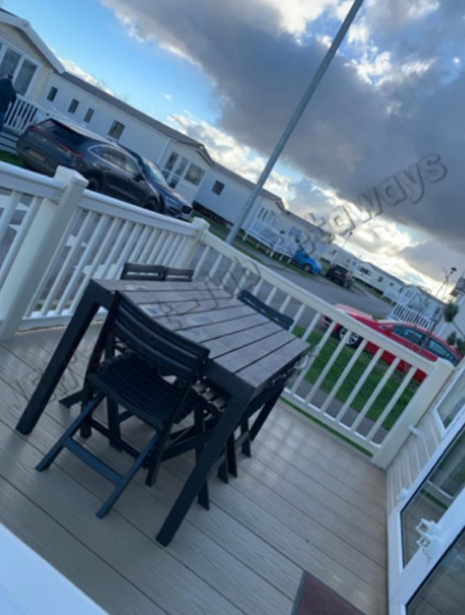 Jems Hot-tub Getaways 8 Berth At Lakes Holiday home Tattershall
